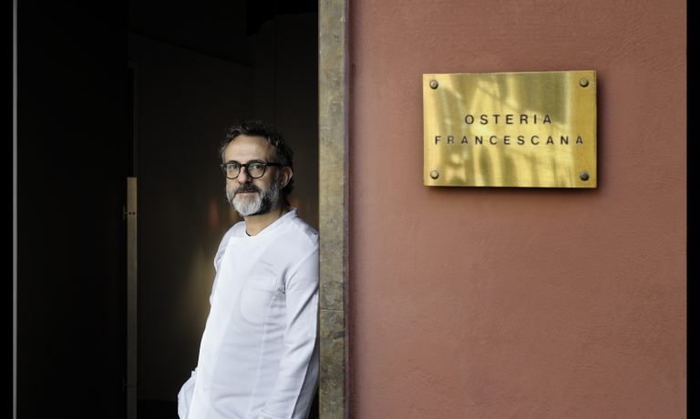 Massimo Bottura impreziosisce la sua mirabile carriera artistico-professionale ricevendo una seconda Laurea ad honorem