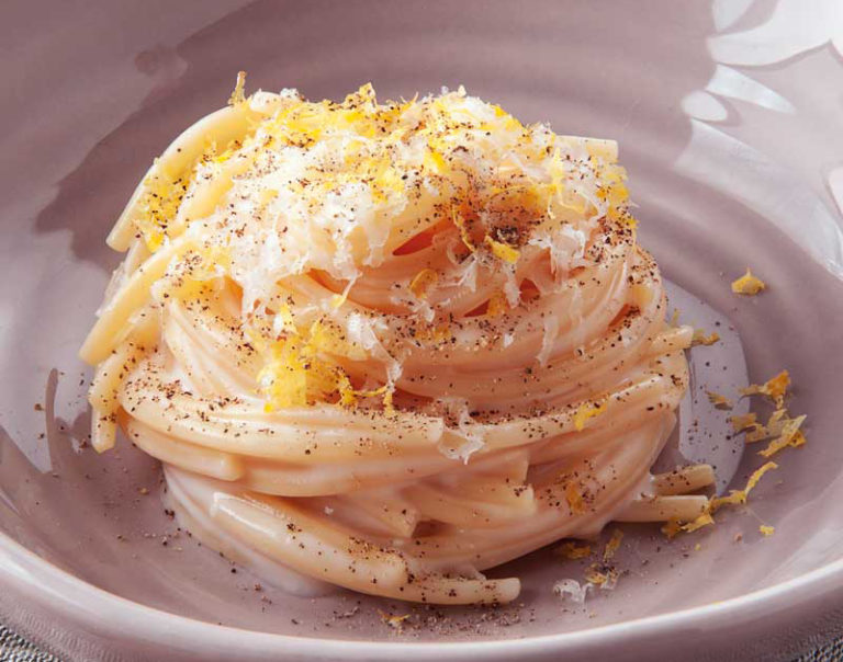 Insalata di spaghetti cacio e pepe al profumo di limone di Davide Oldani