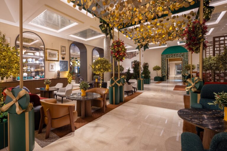 Four Seasons Hotel Milano: “Unwrapping Christmas” con Acqua di Parma